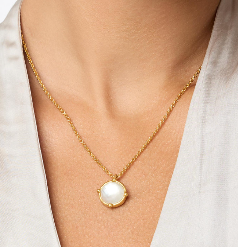 Honeybee Solitaire Necklace - Pearl - OS