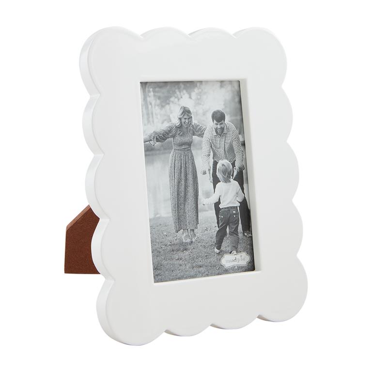 Small Scallop Lacquer Frame