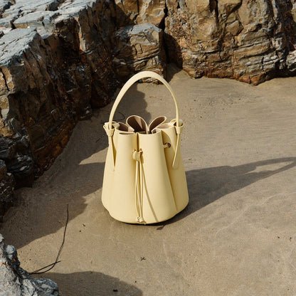 Laguna Handbag: Black